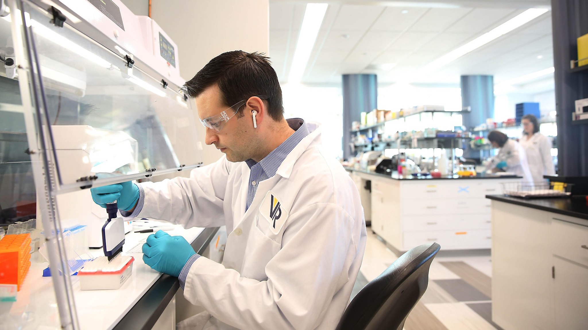 Cuoc dua dieu che vaccine ngua virus corona hinh anh