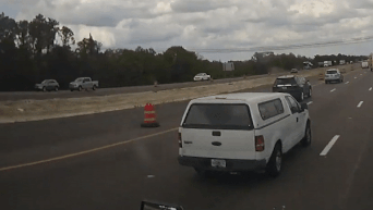 Oto mat lai lon nhieu vong tren cao toc hinh anh