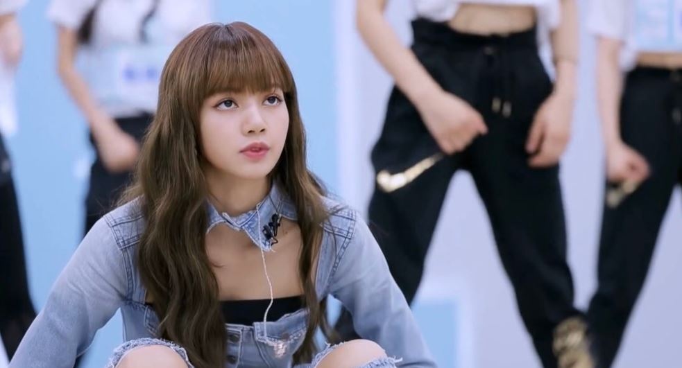 Hau truong buoi day vu dao cua Lisa (Black Pink) hinh anh