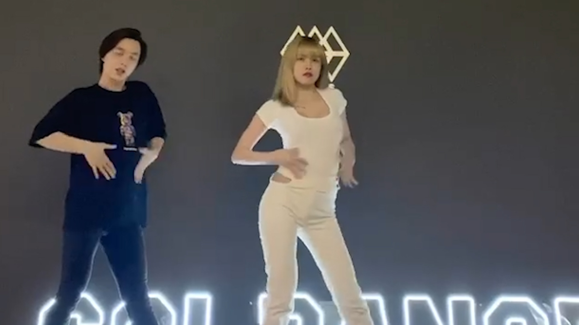 Thieu Bao Tram the hien vu dao 'Kill This Love' quyen ru hinh anh