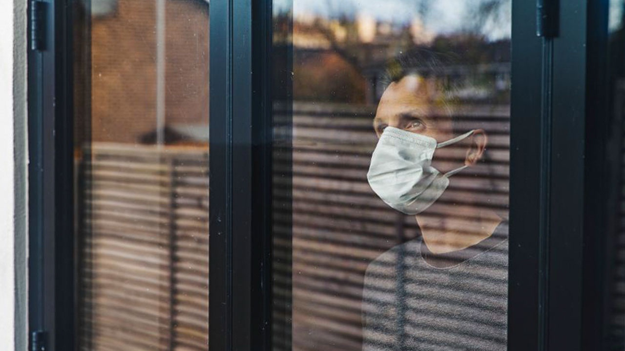 The gioi can gian cach xa hoi trong mot nam de phong Covid-19? hinh anh