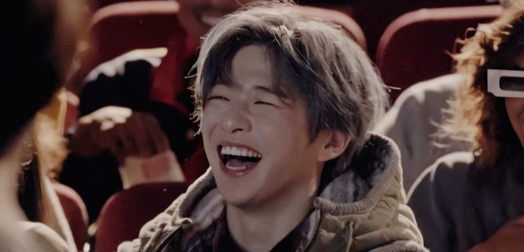 Phan ung cua Kang Daniel khi fan 'tha thinh' hinh anh