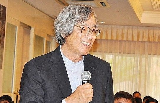 Chan dung Tran Ngoc Phuc - cha de may tho giup chong Covid-19 hinh anh