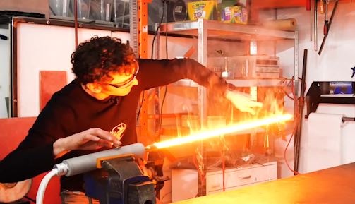 Kiem anh sang dot chay moi thu nhu phim hinh anh