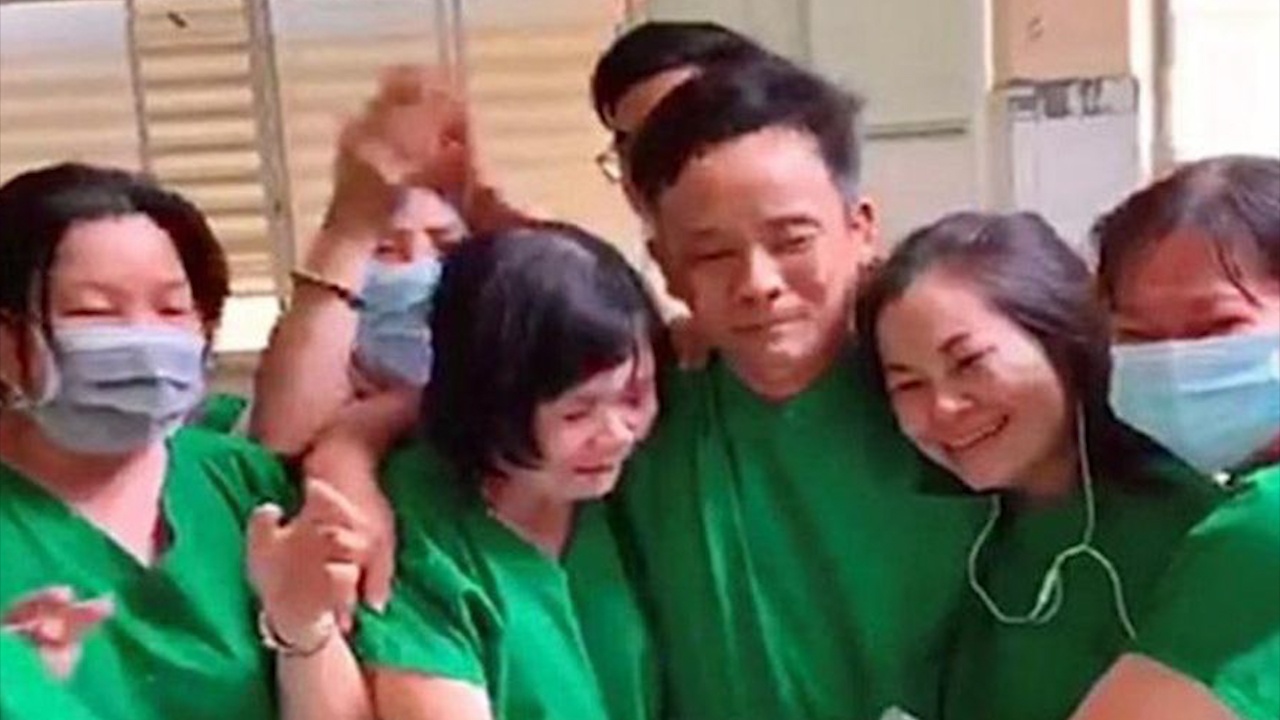 Y bac sy vo oa cam xuc khi benh nhan cuoi cung co ket qua am tinh hinh anh