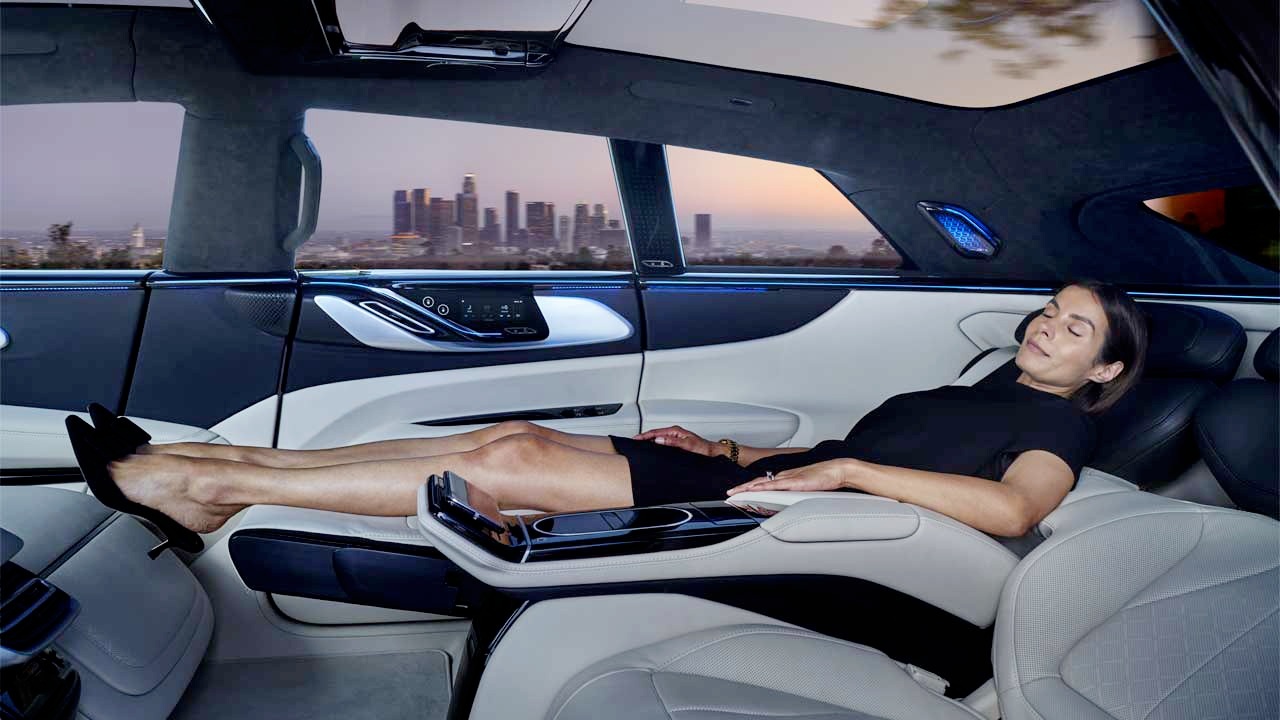 Oto dien sieu sang voi chuc nang spa dau tien tren the gioi hinh anh