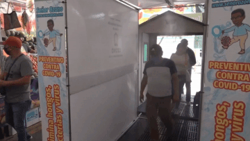 Nguoi dan Mexico duoc khu trung khi di cho trong thanh pho hinh anh