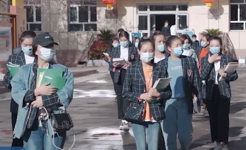 Nhieu dai hoc Trung Quoc dan mo cua tro lai hinh anh