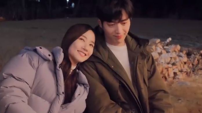 Park Min Young duoc Seo Kang Joon cau hon o hau truong hinh anh