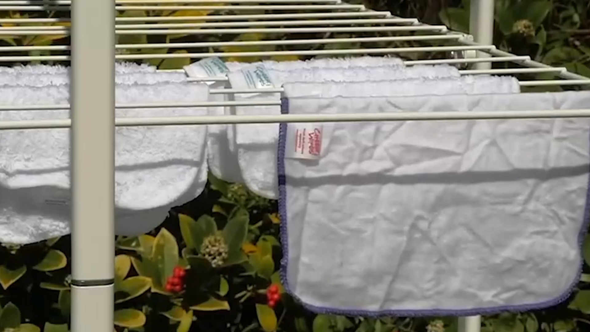 Anh gia tang dung cac loai khan ve sinh co kha nang tai su dung hinh anh