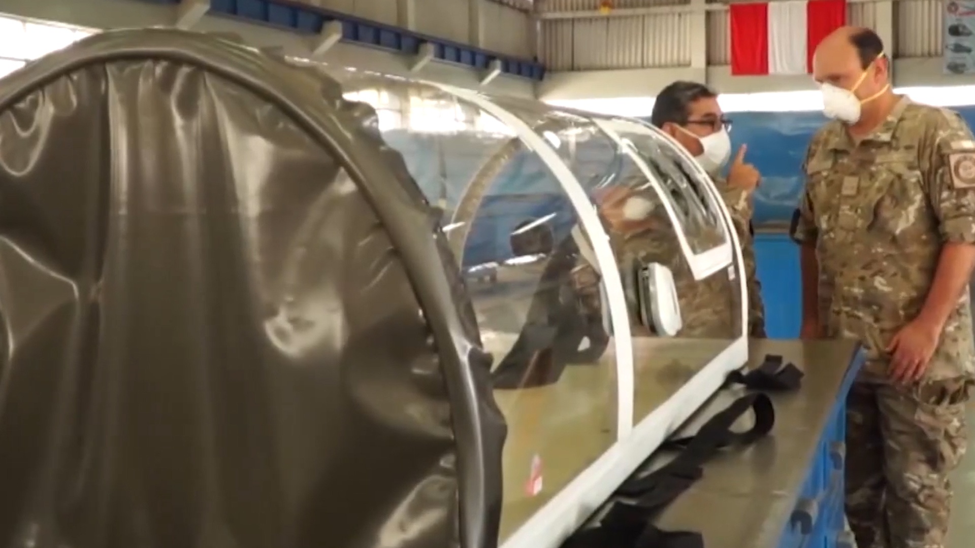 Peru che tao buong cach ly benh nhan Covid-19 bang vat lieu hang khong hinh anh