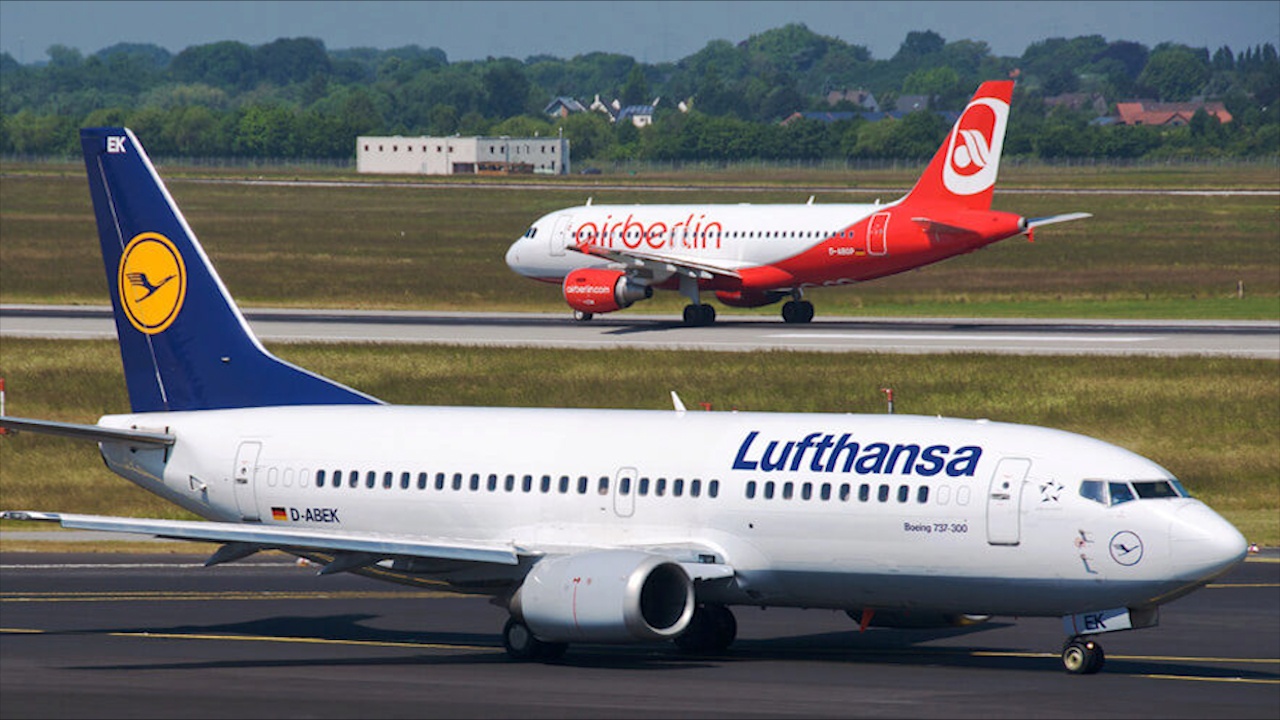 Chau Au giai cuu cac hang hang khong hinh anh