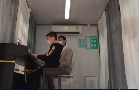 Bien xe tai thanh lop hoc piano luu dong hinh anh