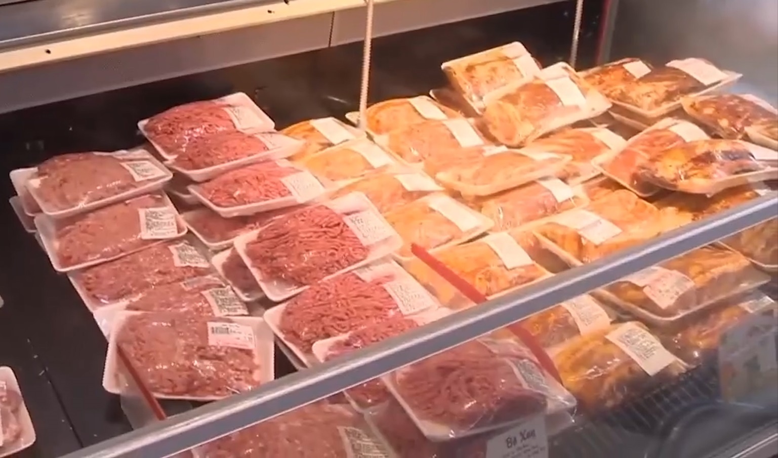 Thit lon nhap khau Ba Lan, Canada giam gia de binh on thi truong hinh anh