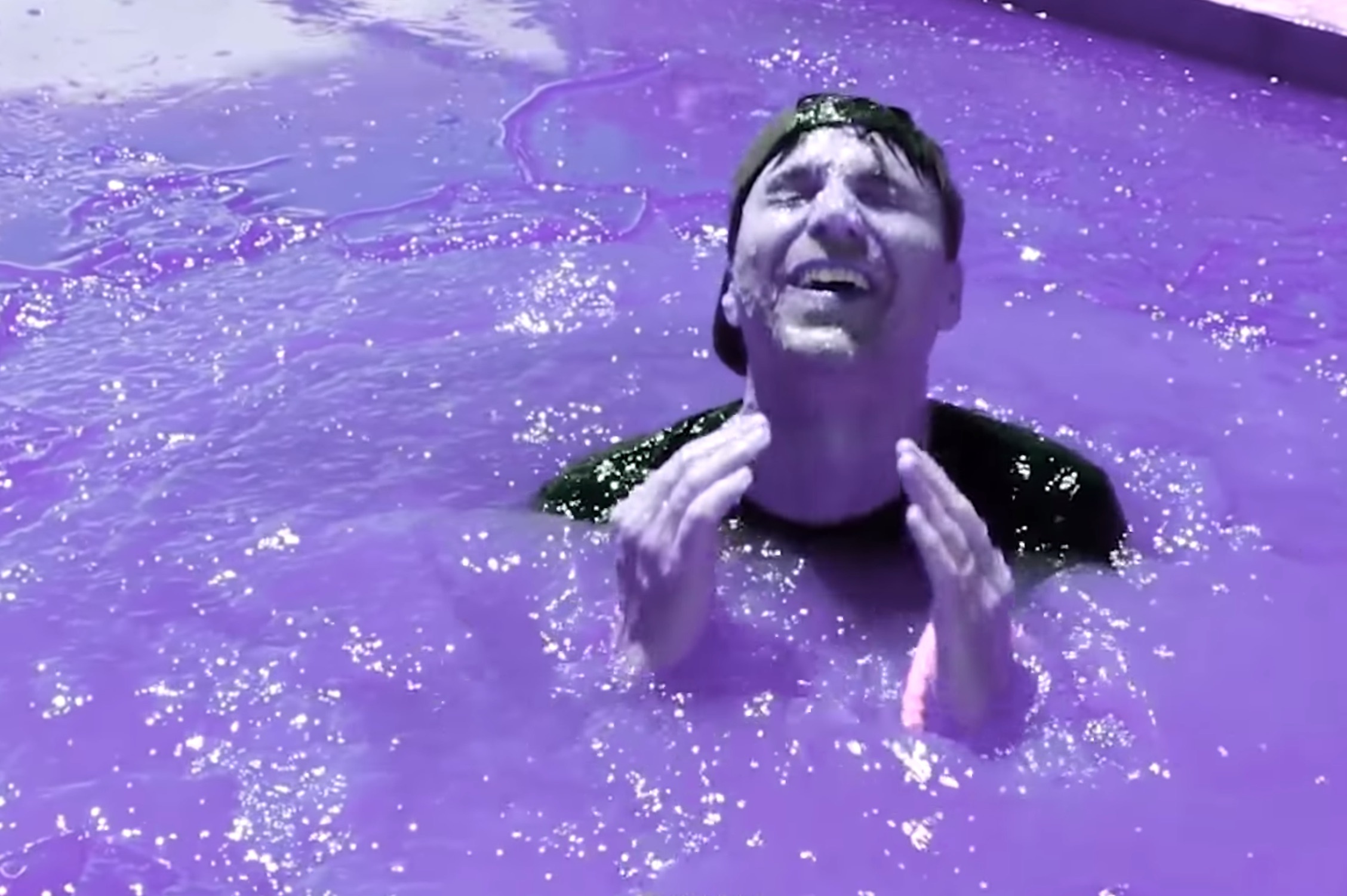 Co the bi tan pha ra sao khi tam trong nuoc rua tay? hinh anh