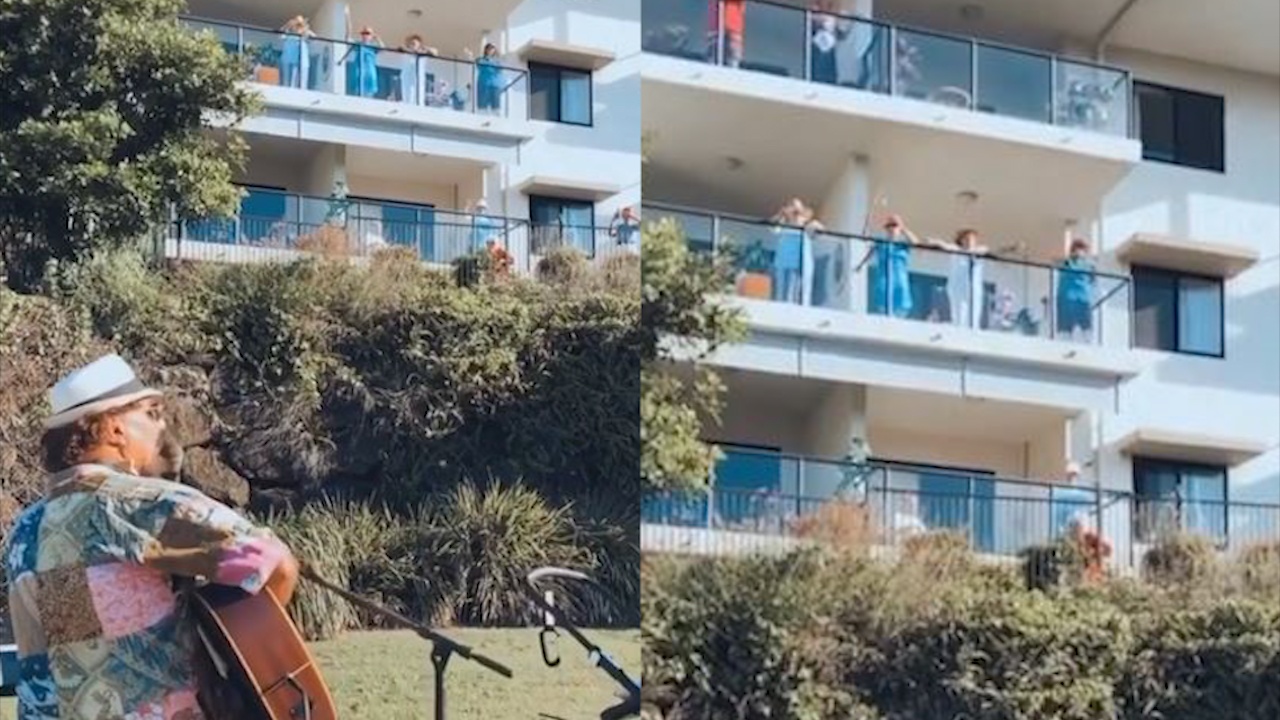 Nguoi dan ong tinh nguyen hat tang cu gia trong luc cach ly hinh anh