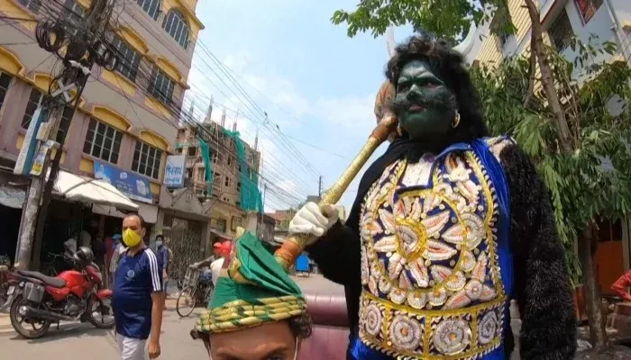 'Than chet' di khap pho de doa nguoi dan An Do giua dich Covid-19 hinh anh