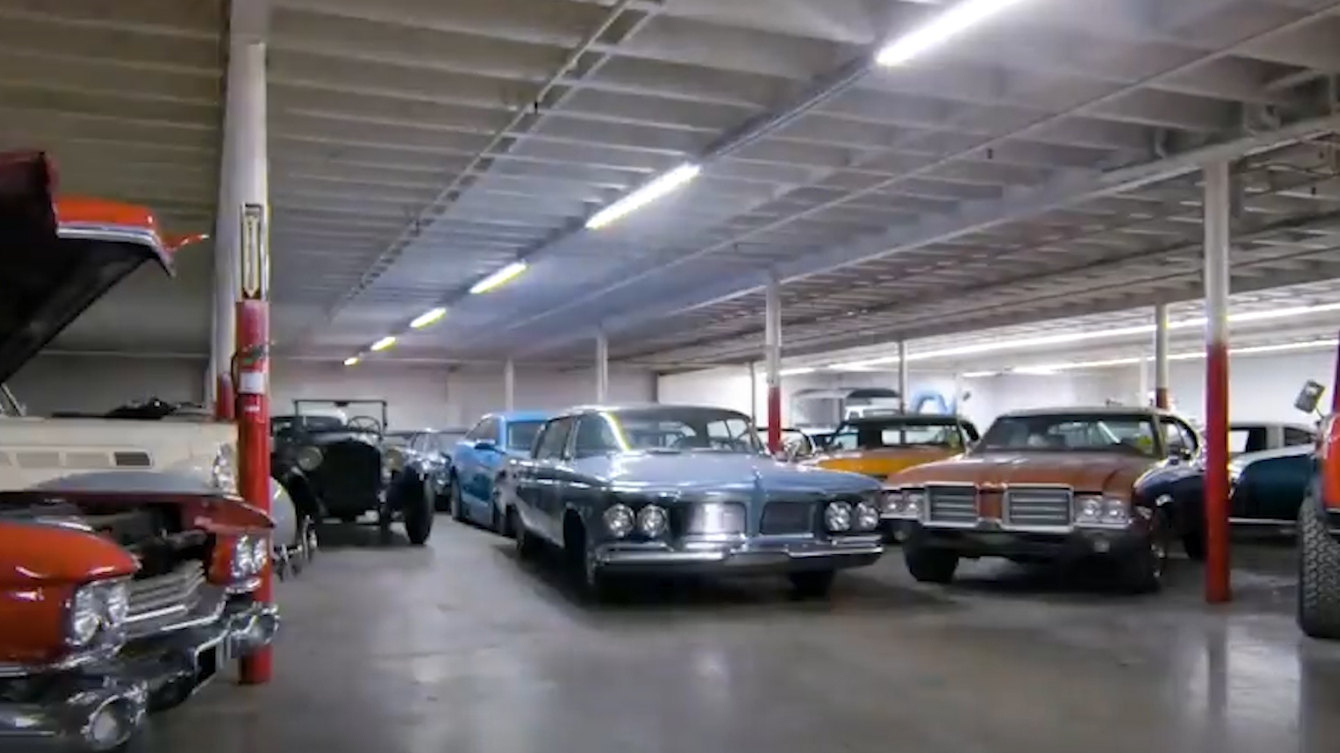 Dot nhap xuong che tao sieu xe gia lon nhat the gioi hinh anh