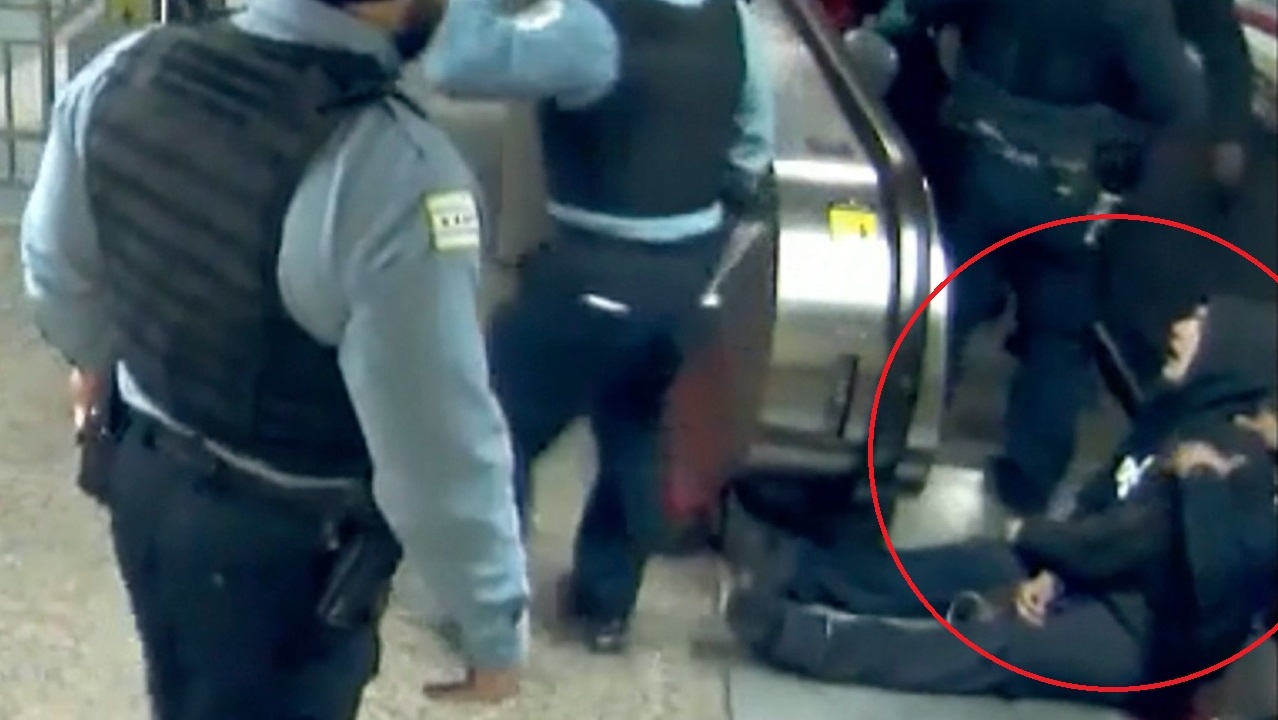 Canh sat My no sung ban nguoi dan ong o ga tau dien ngam hinh anh