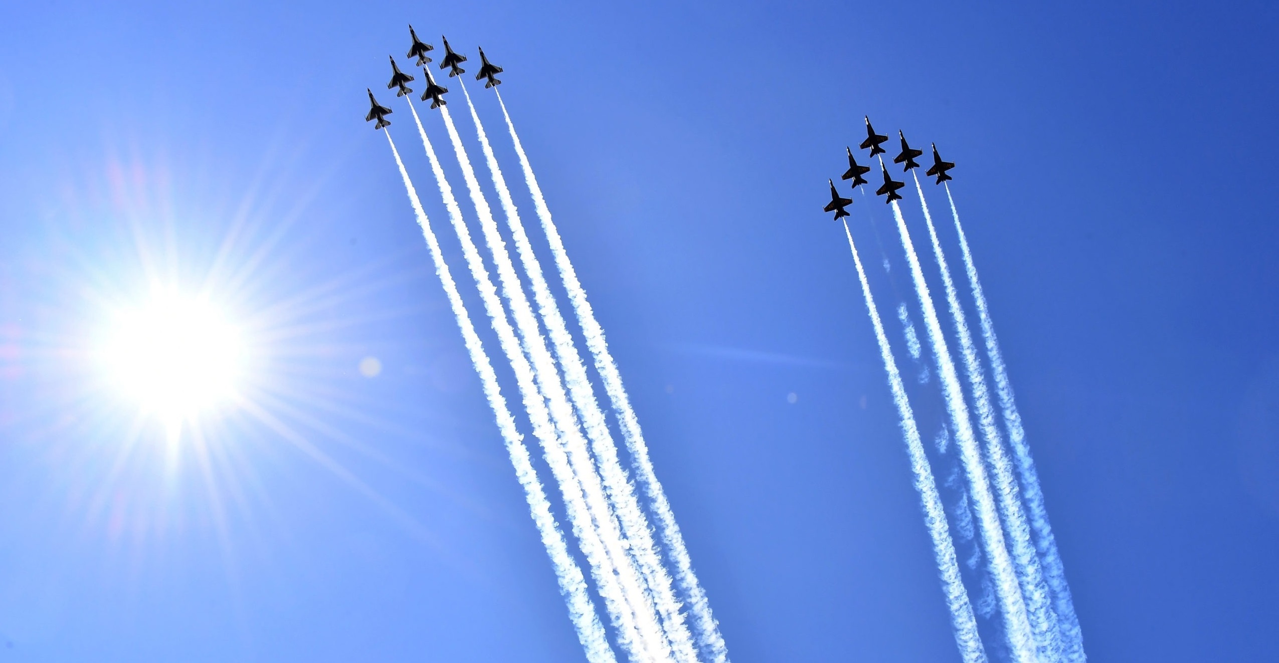 12 tiem kich tao hinh ten lua tren bau troi tri an y bac si New York hinh anh