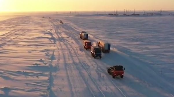 Xe tai khong nguoi lai Nga vuot Bac Cuc hinh anh