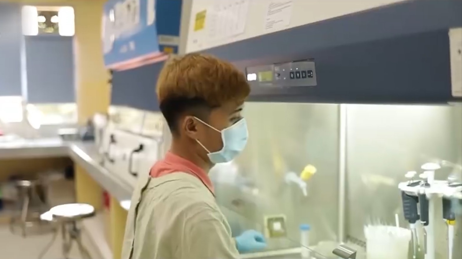 Anh hop tac voi Viet Nam thu nghiem thuoc dieu tri COVID-19 hinh anh