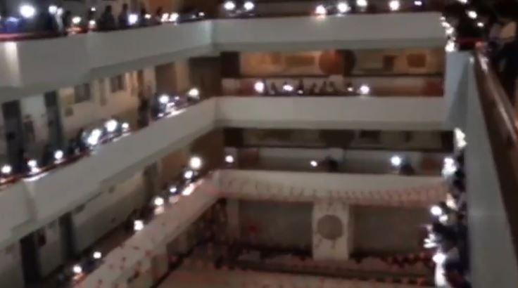 Hang tram hoc sinh thap sang den ban sau khi di hoc tro lai hinh anh