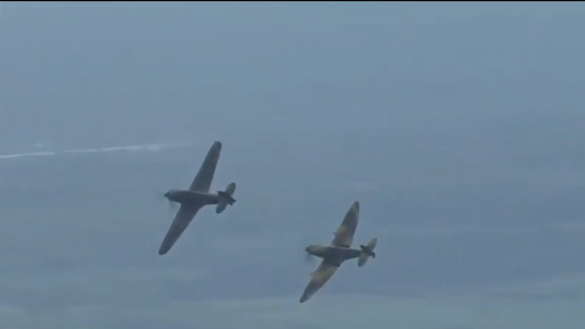 Phi co thoi The chien 2 bay luon mung cuu binh 100 tuoi hinh anh