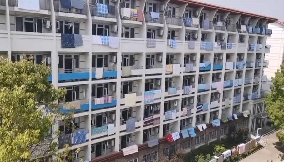 Ky tuc xa Dai hoc o Trung Quoc phoi chan khu trung cho sinh vien hinh anh