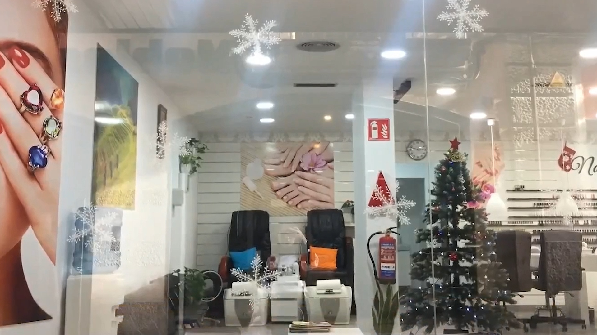 Nguoi Viet tai nuoc ngoai chuyen doi mo hinh kinh doanh thoi Covid-19 hinh anh