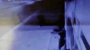 Oto phong toc do cao mat kiem soat lao xuong bien hinh anh