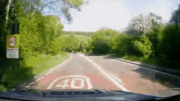 Oto vao cua mat lai suyt gay tai nan cho xe khac hinh anh