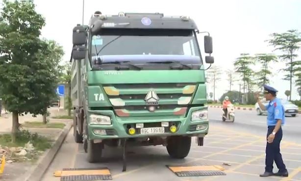 Gan 1.000 xe cho qua tai bi xu phat hon 11 ty dong hinh anh