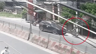 Xe may lon nhieu vong sau khi tranh oto di nguoc chieu hinh anh