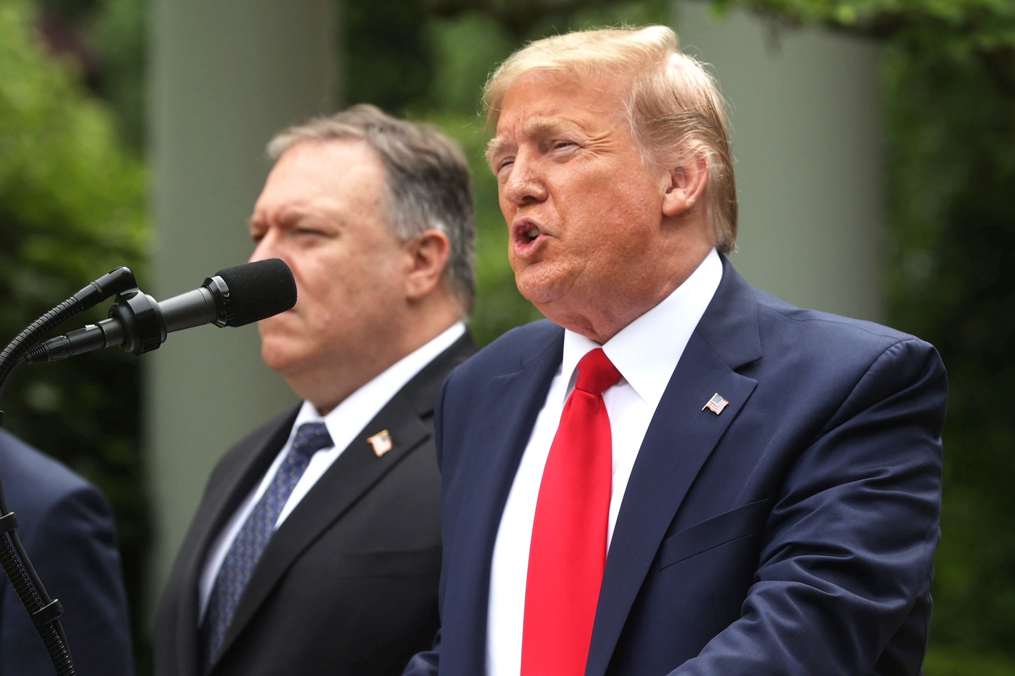 Tong thong Trump tuoc quy che dac biet cua Hong Kong hinh anh