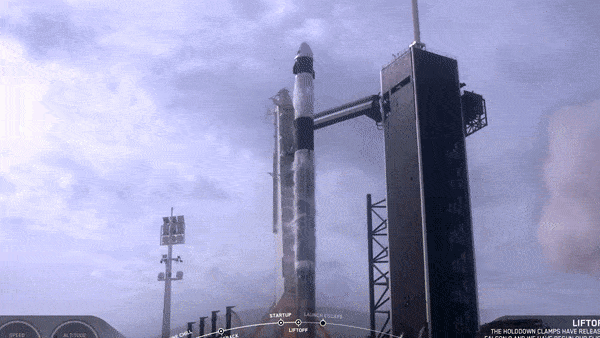 Tai sao NASA phai mat 9 nam de dua phi hanh gia vao vu tru tu My hinh anh