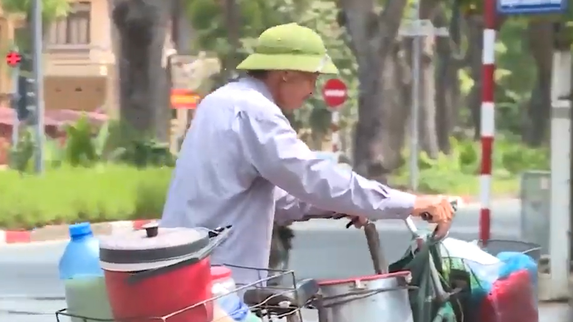 Nhung dich vu 'hai ra tien' nho nang nong hinh anh