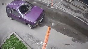 Barie chan ngang duong lam vo kinh chan gio oto hinh anh