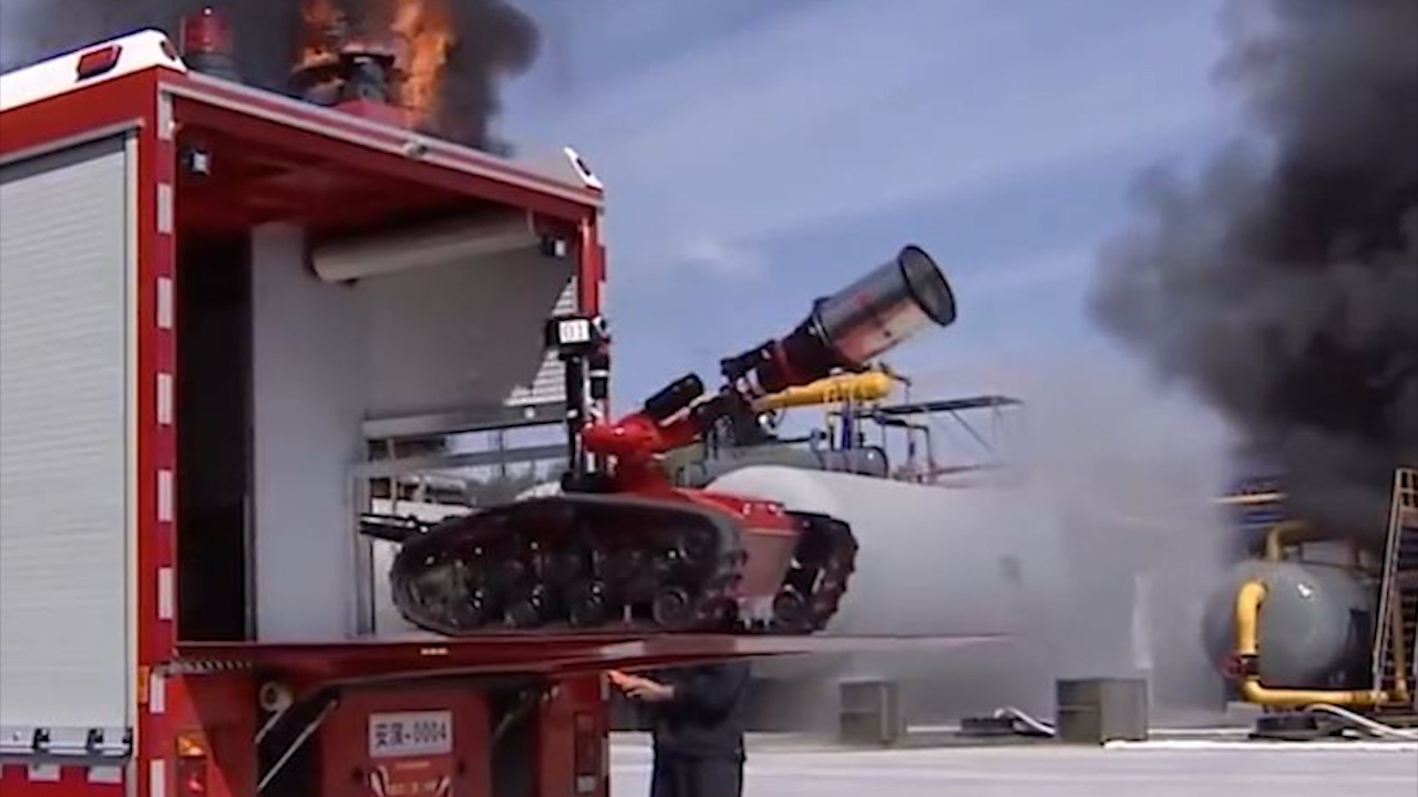 Robot chua chay thay the linh cuu hoa trong tuong lai tai Trung Quoc hinh anh