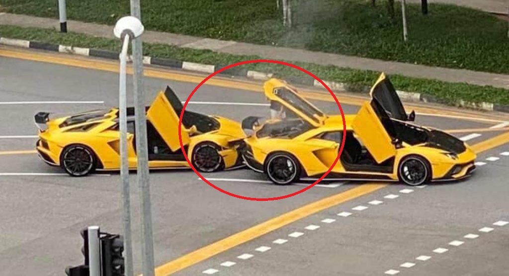 Hai sieu xe Lamborghini 'sinh doi' va cham tren duong hinh anh