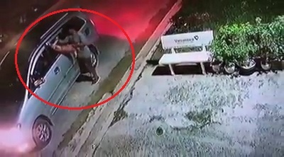 Trom lai oto 7 cho dung sung dien bat cho nhanh nhu chop hinh anh