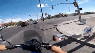 Oto mat kiem soat huc bay moto tren duong hinh anh