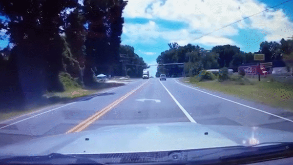 Oto dam manh lam mat lai container, gay tai nan lien hoan hinh anh