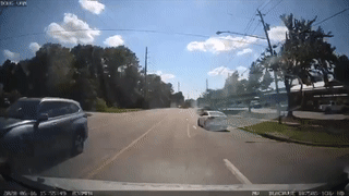 Tai xe quay dau dot ngot gay tai nan cho oto di sau hinh anh