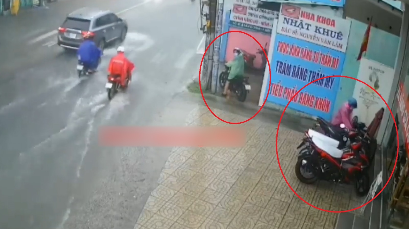 Trom bat luc bo di vi khoa xe may qua cung hinh anh