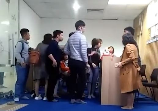 Bat luc hanh trinh doi tien bi lua xuat khau lao dong hinh anh