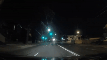 Hai oto co vuot den vang lao vao nhau tai nga ba hinh anh