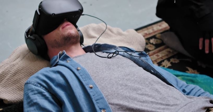 Trai nghiem cai chet bang cach deo chiec kinh nay hinh anh