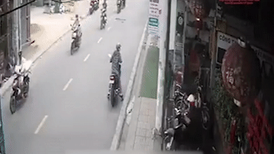 Trom vut xe bo chay khi bi truy duoi hinh anh