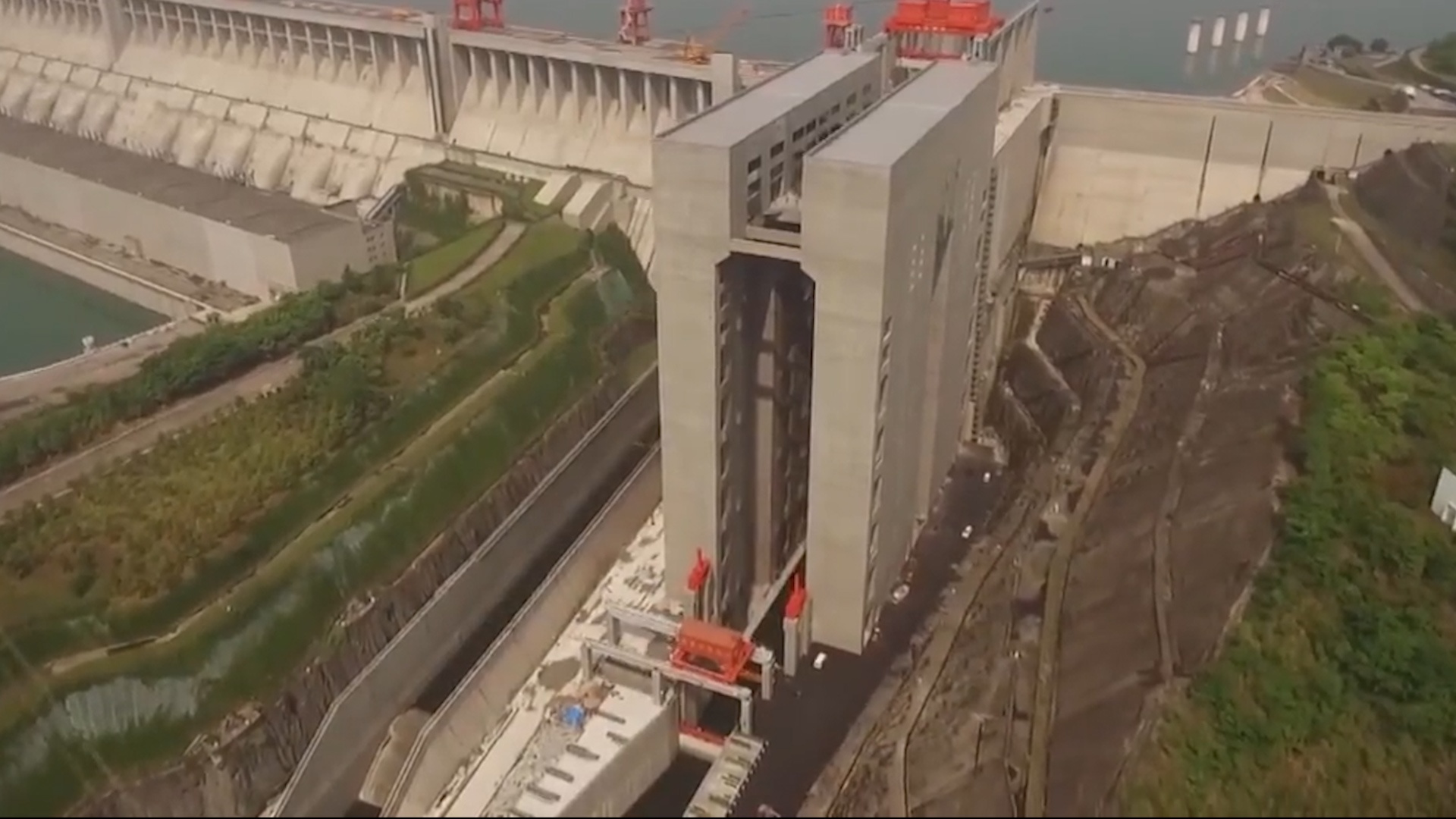 Cong nghe giup thang may o dap Tam Hiep nang tau 3.000 tan hinh anh